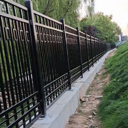 <b>阳台护栏的安装具体的标准</b>